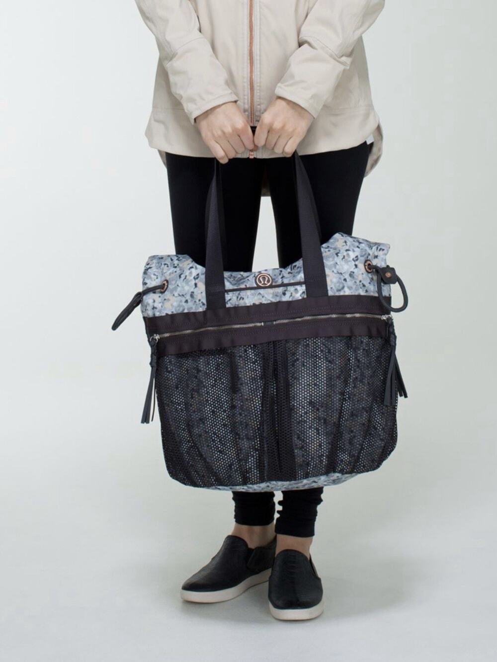 Lululemon Athletica Yin To Yang Hobo Not So Petite Fleur Silver Spoon
